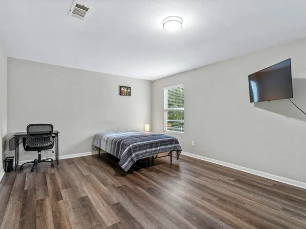 (undisclosed Address), Houston, TX 77053