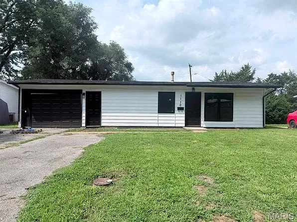 1110 Saint Michael Dr, Cahokia, IL 62206