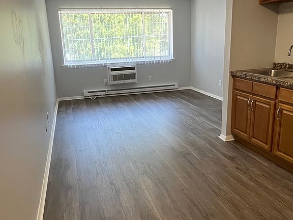 3rd image of 508 Chicopee St APT F