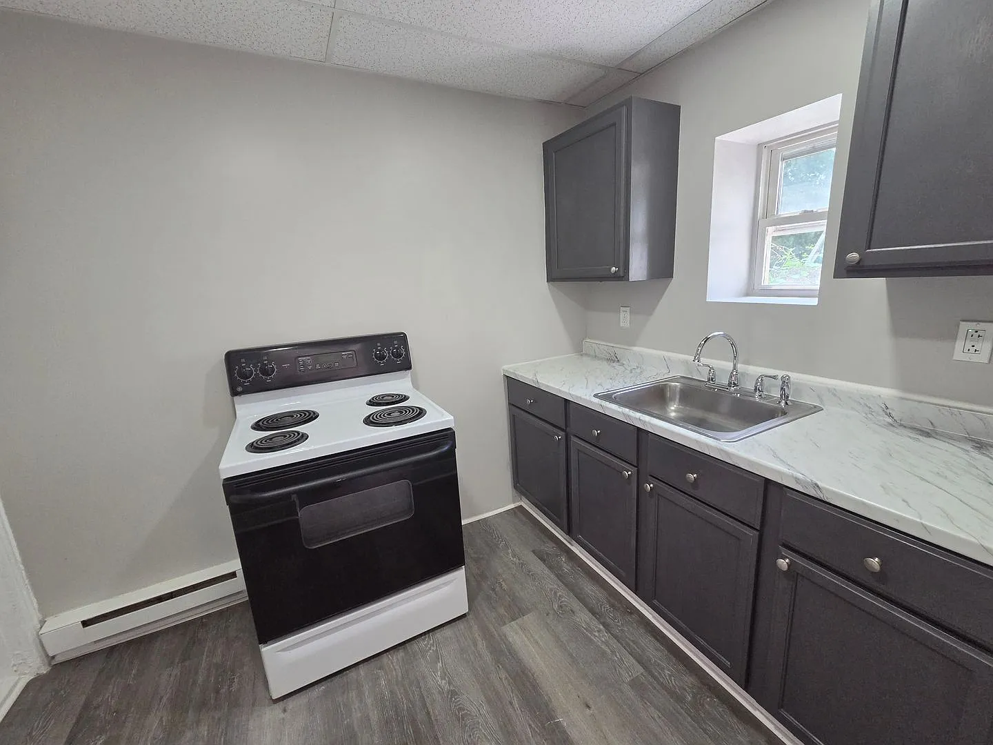 816 Laufer Street — Photo 2