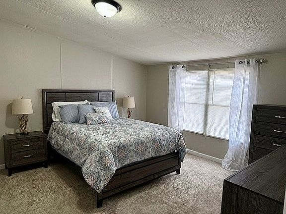 4th image of 22725 Holden Dr