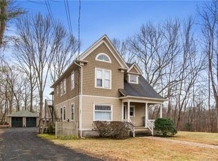 74 River St, Old Saybrook, CT 06475