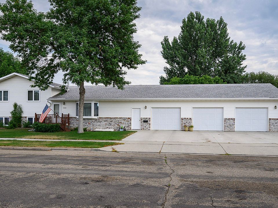 1st image of 3226 Devon Dr