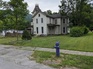 11 Monier St, Naples, NY 14512