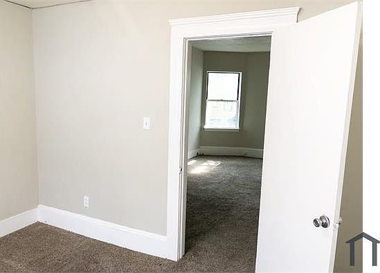 4th image of 7402 Park Ave #1