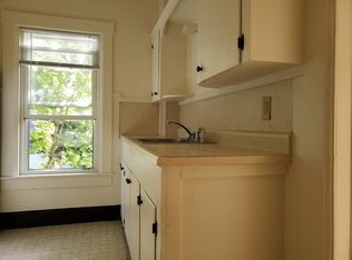 131 Green St APT 4, Brattleboro, VT 05301
