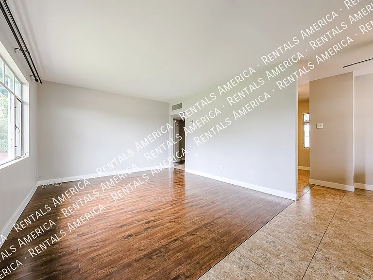 1723 W Indianola Ave — Photo 6