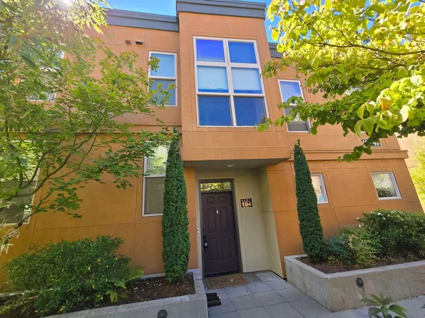 6267 NE Carillion Dr Unit 104, Hillsboro, OR 97124