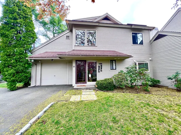 320 Strawberry Hill Avenue APT 12, Stamford, CT 06902