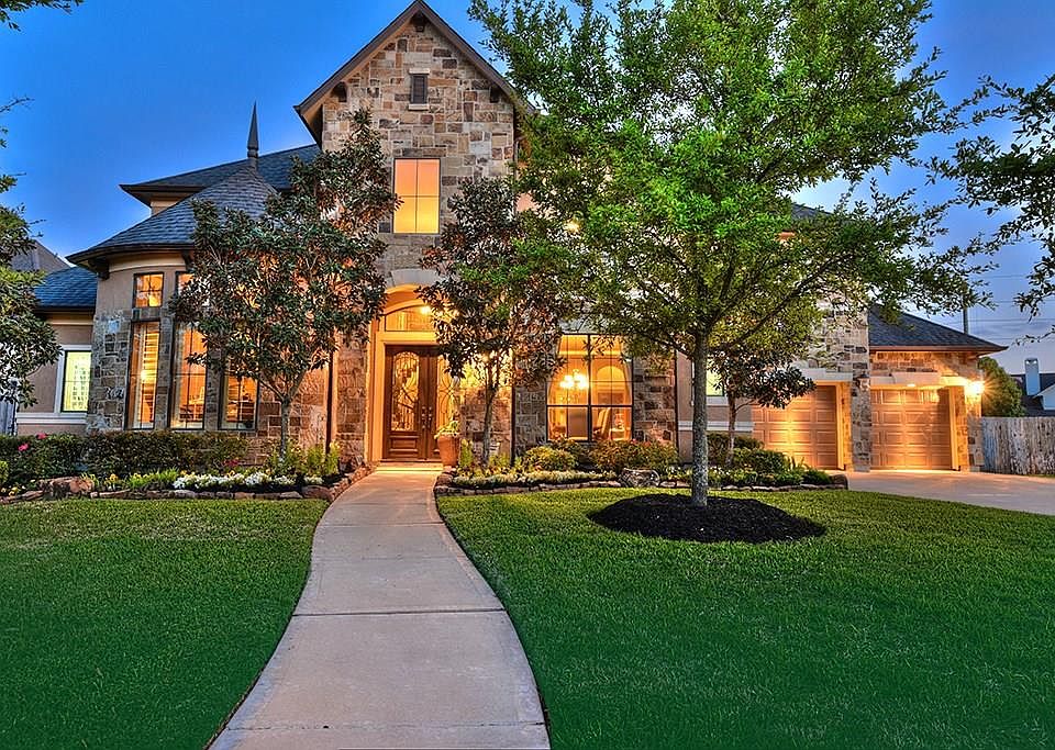 1st image of 2443 Fairbreeze Dr
