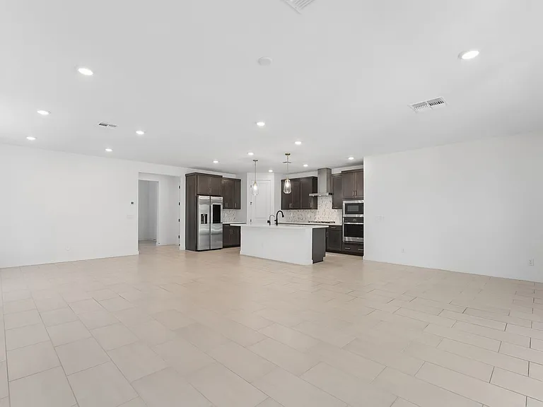 1524 E Carob Ct — Photo 13