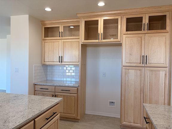 4th image of 3344 W 36th St