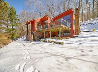 155 Imperial Rd, Hidden Valley, PA 15502