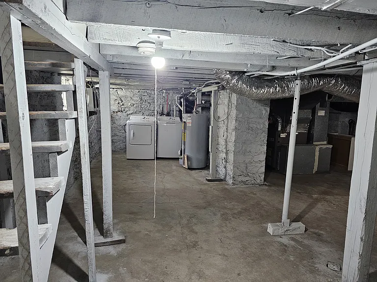 263 N Monroe Ave — Photo 12