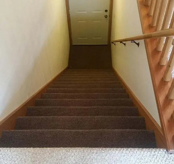 375 Main St — Photo 2