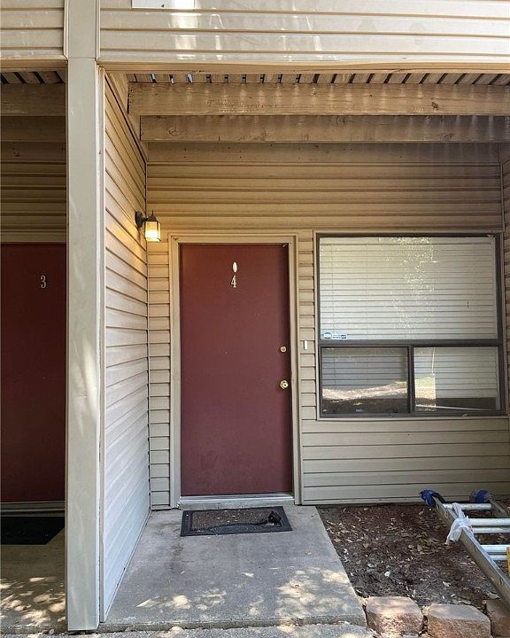 1st image of 1902 Dartmouth St APT J4