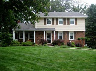 257 Lytton Rd, Coraopolis, PA 15108