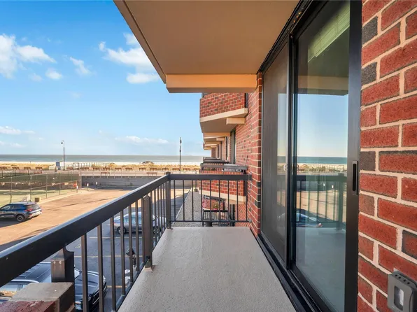 730 W Broadway #4A, Long Beach, NY 11561
