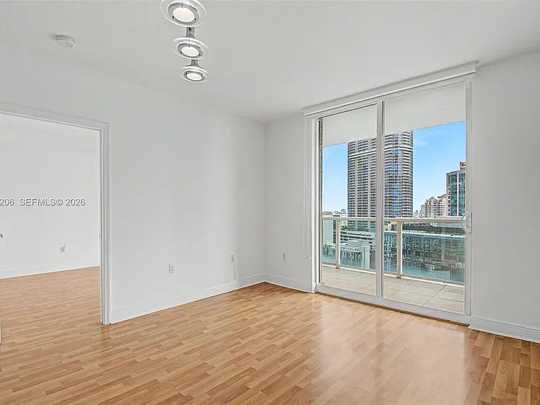 1250 S Miami Ave — Photo 9