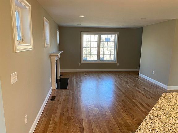 5th image of 324 Broad Street #26-48