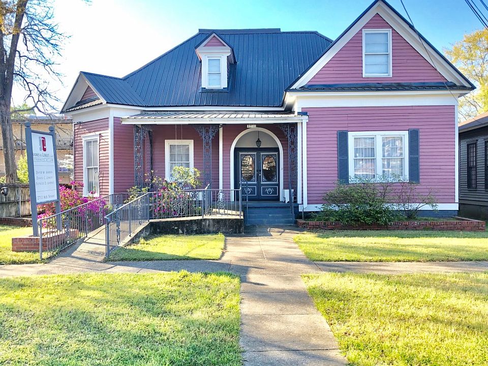 1st image of 2711 6th St