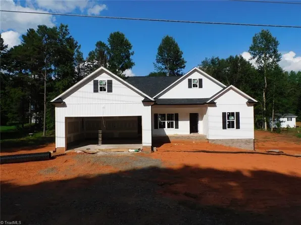 6 Warner Rd, Pfafftown, NC 27040