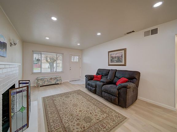 2nd image of 388 W Monte Vista Avenue