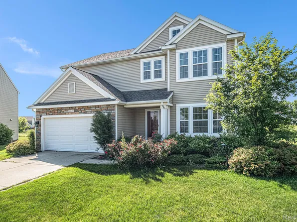 16621 Charles Town Ct, Linden, MI 48451