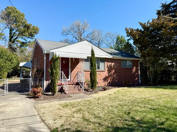 606 Apache Rd, Portsmouth, VA 23701