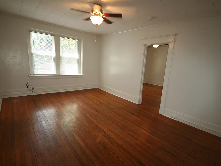 906 W Trinity Ave #7 — Photo 5