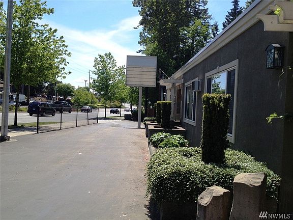 3rd image of 33903 Pacific Hwy S