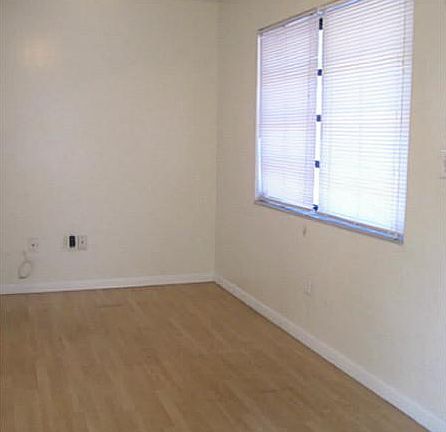 3rd image of 4551 NE 6th Ave