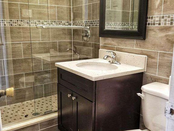 4th image of 77 Fraser St #1R