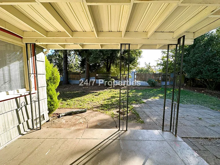314 NE Lombard St — Photo 15
