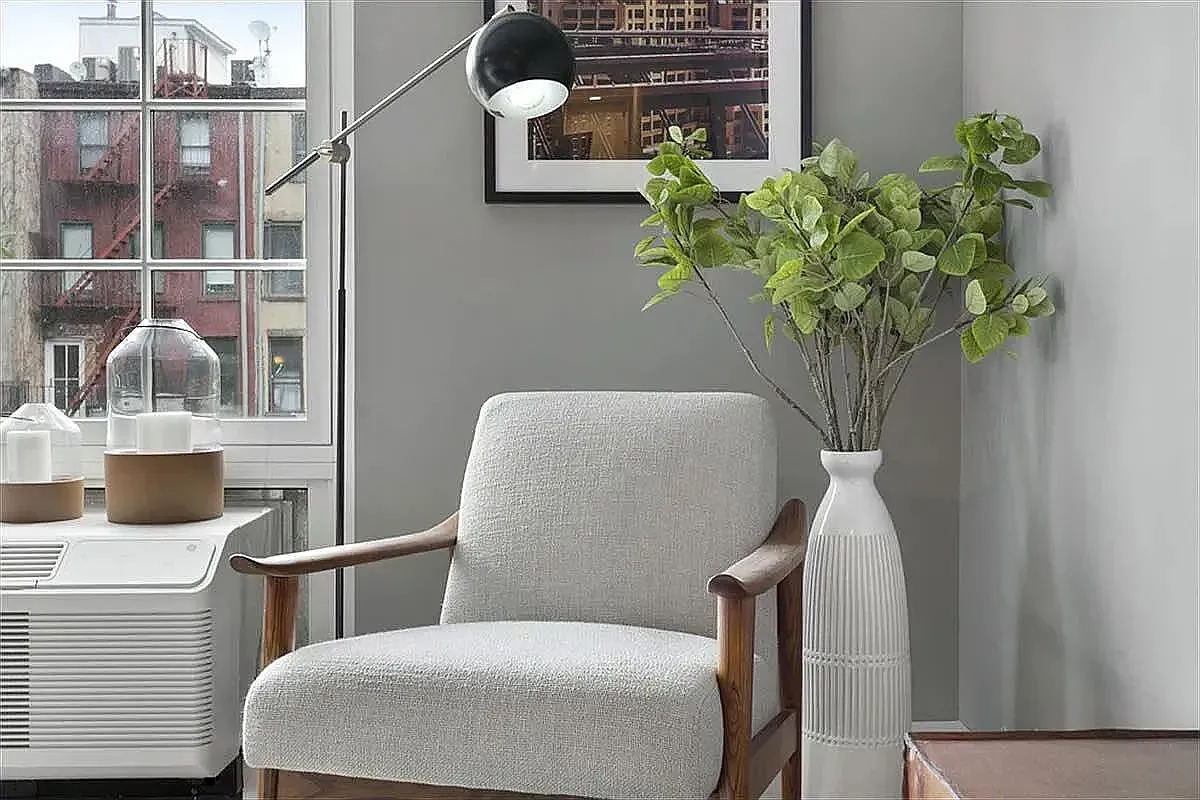 555 Waverly Avenue — Photo 2
