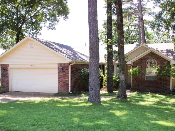 13605 Woodbrook Dr, Little Rock, AR 72211