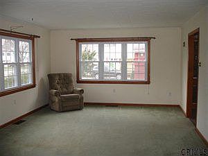 4th image of 35 Notre Dame St