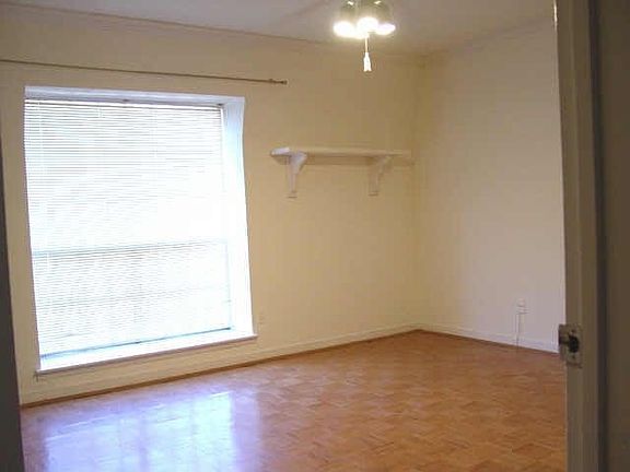 5th image of 2639 Marilee Ln