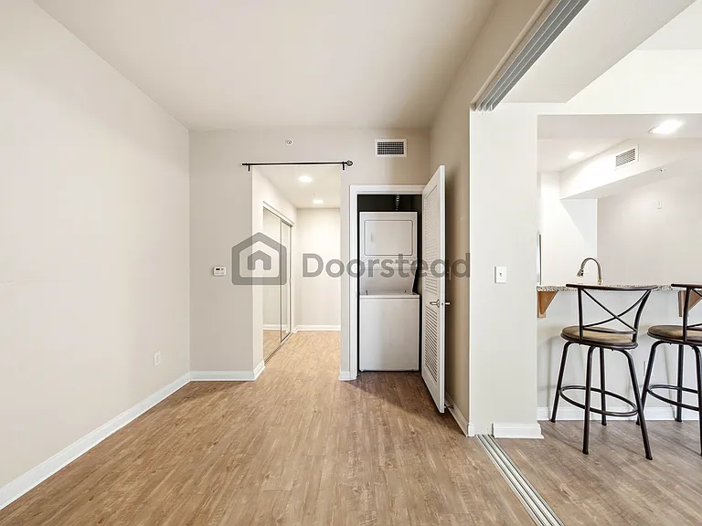 450 J St #5101 — Photo 23