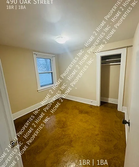 490 Oak St — Photo 12