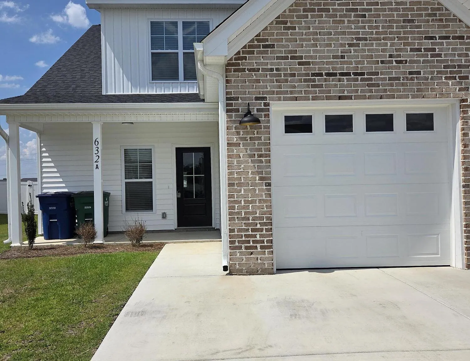 3 bed, 2.5 bath, $1,850 — Photo 1