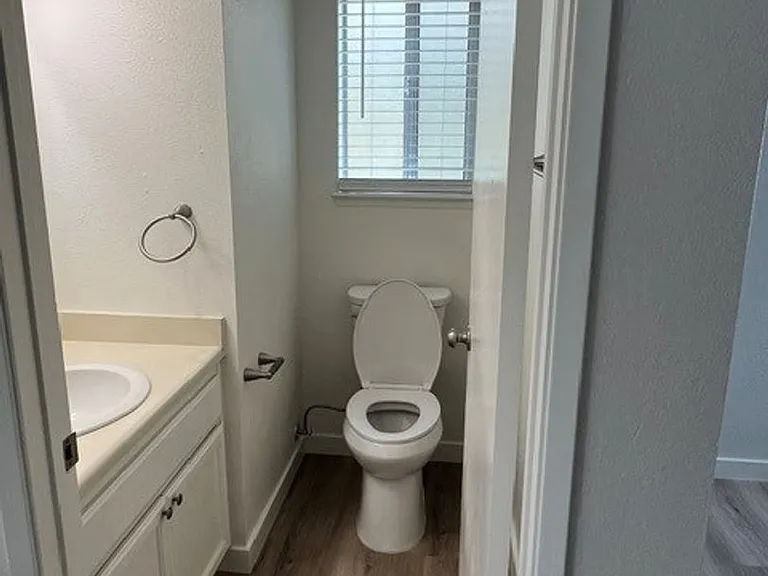 2460 Ocean St — Photo 8