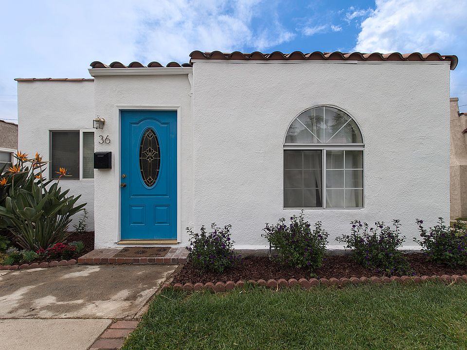 36 La Venezia Ct