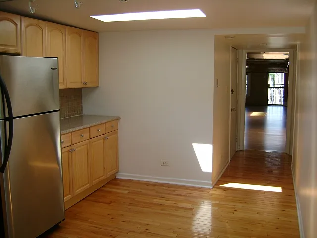 2744 N Bosworth Ave #3 — Photo 5