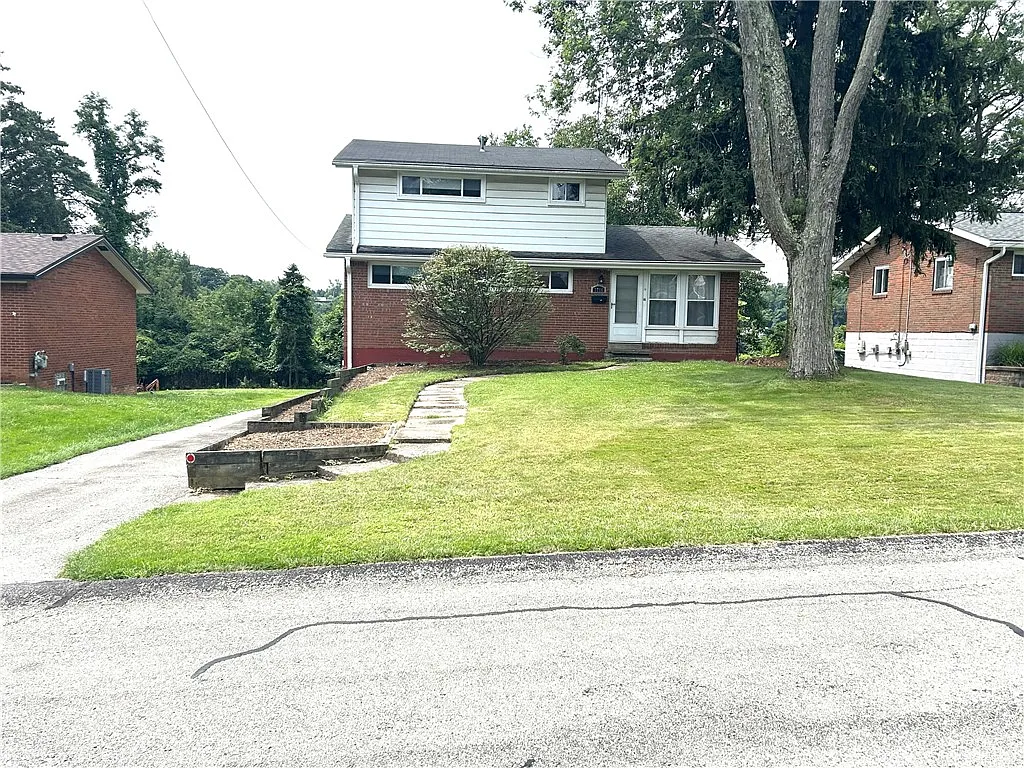 3756 Evergreen Dr photo 1