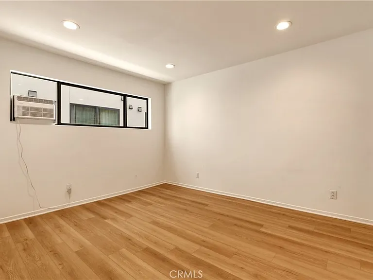 6140 Whitsett Ave #6 — Photo 11