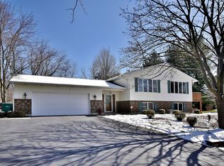 42W570 Hawk Cir, St Charles, IL