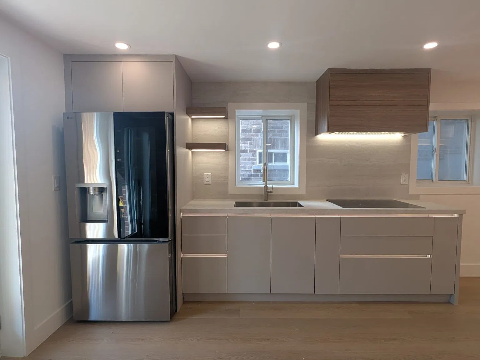 3 bed, $2,500 — Photo 1