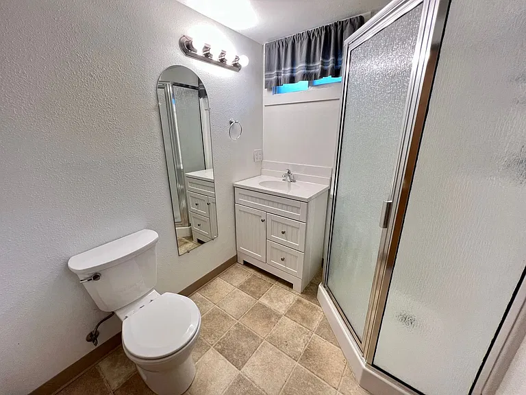 2539 Howard Ave — Photo 21
