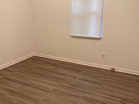 3rd image of 510 C Ave #510
